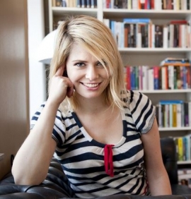 برندس بيورفيتز دونر Bryndís Björgvinsdóttir