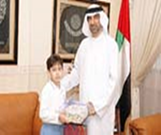 وزير التربية يكرم أصغر طالب كاتب للقصة 