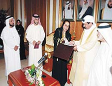 حفل بمناسبة صدور كتاب ''أوراق تاريخية من حياة الشاعر حسين بن ناصرآل لوتاه''، للدكتورة رفيعة عبيد غباش رئيسة جامعة الخليج العربي