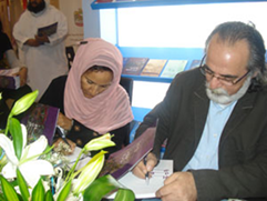 شهد جناح وزارة الثقافة والشباب وتنمية المجتمع في المعرض حفلي توقيع