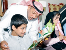 نظمت مؤسسة زايد العليا للرعاية الإنسانية وشؤون القصَّر معرض الكتاب في دورته الثانية تحت شعار «كتاب بيننا... نور أمامنا»،