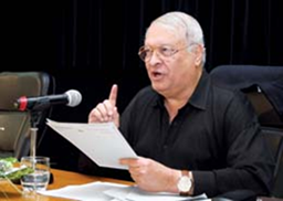 الكاتب الفلسطيني محمد خالد، حيث تحدث عن تجربته مع الكتابة