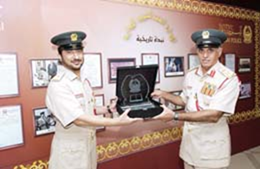 الفائزين « بجائزة شرطة دبي لأكثر الكتب مبيعاً في معارض الكتاب»،