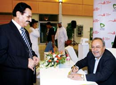 حفلات توقيع الكتب في معرض الشارقة للكتاب