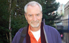 مُنحت جائزة «سيف غباش - بانيبال»، للترجمة من اللغة العربية إلى اللغة الانجليزية للعام ‬2010، للمترجم البريطاني المقيم في القاهرة همفري ديفيز