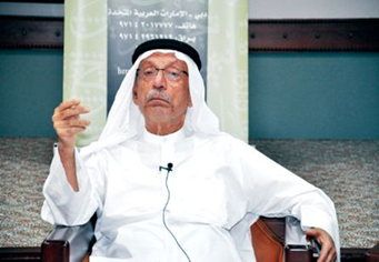 كشف عبد الغفار حسين، خلالها عن أن كتابه الجديد سيتضمن أشعارا، أو بالأحرى مجموعة أبيات قصيد لـ 15 شاعرا إماراتيا، ينتمون إلى أجيال شعرية متنوعة