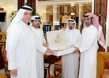 النسخة الأولى من كتاب " راشد.. سيرة حاكم ".