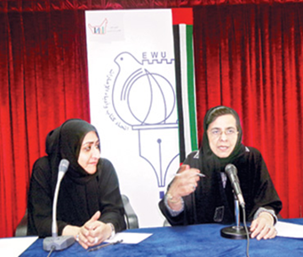 جلسة أدبية للكاتبة د . حصة لوتاه، بمناسبة صدور مجموعتها القصصية “في الصحراء ورد”