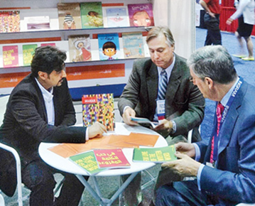 يروج معرض الشارقة الدولي للكتاب للناشرين الإماراتيين في شيكاغو