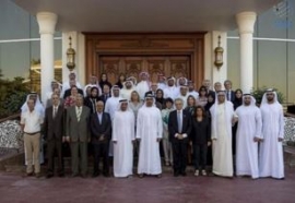 محمد بن زايد يستقبل الفائزين بجائزة الشيخ زايد للكتاب والمشاركين في معرض أبوظبي للكتاب