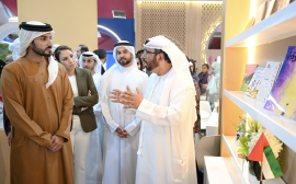 راشد بن حميد يزور المعرض الدولي للنشر والكتاب في الرباط