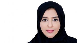 بدرية الجنيبي من جامعة الإمارات تفوز بجائزة عبد الحميد شومان للباحثين العرب