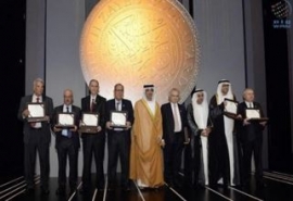 منصور بن زايد يكرم الفائزين بالدورة العاشرة من جائزة الشيخ زايد للكتاب