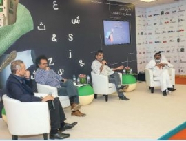 خال وحنيف ومنصور في ندوة عن الموروث الثقافي - الرواية بكل تقلباتها لا يمكن أن تُكتب في المجتمعات الساكنة