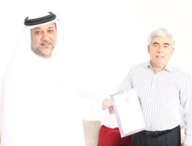 ناقد سوري يتبرع بمكتبة لـ «أدباء الإمارات»