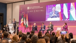 الشارقة تتسلم راية ضيف شرف معرض المكسيك للكتاب&quot;فيل&quot; 2020