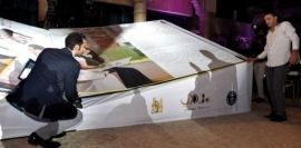 طولها 3 أمتار .. وتزن 6.5 أطنان «غينيس»: «دبي أيقونة العالم» أكبر موسوعة