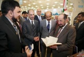 حاكم الشارقة يزور معرض لندن للكتاب ويتفقد جناح الإمارة المشارك فيه