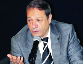 وقع الشاعر العراقي ذياب شاهين على مجموعتيه الشعريتين «جامع العسل» و «بستان أزرق»